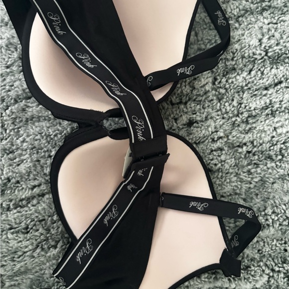 VS/Pink Bras - Picture 7 of 15